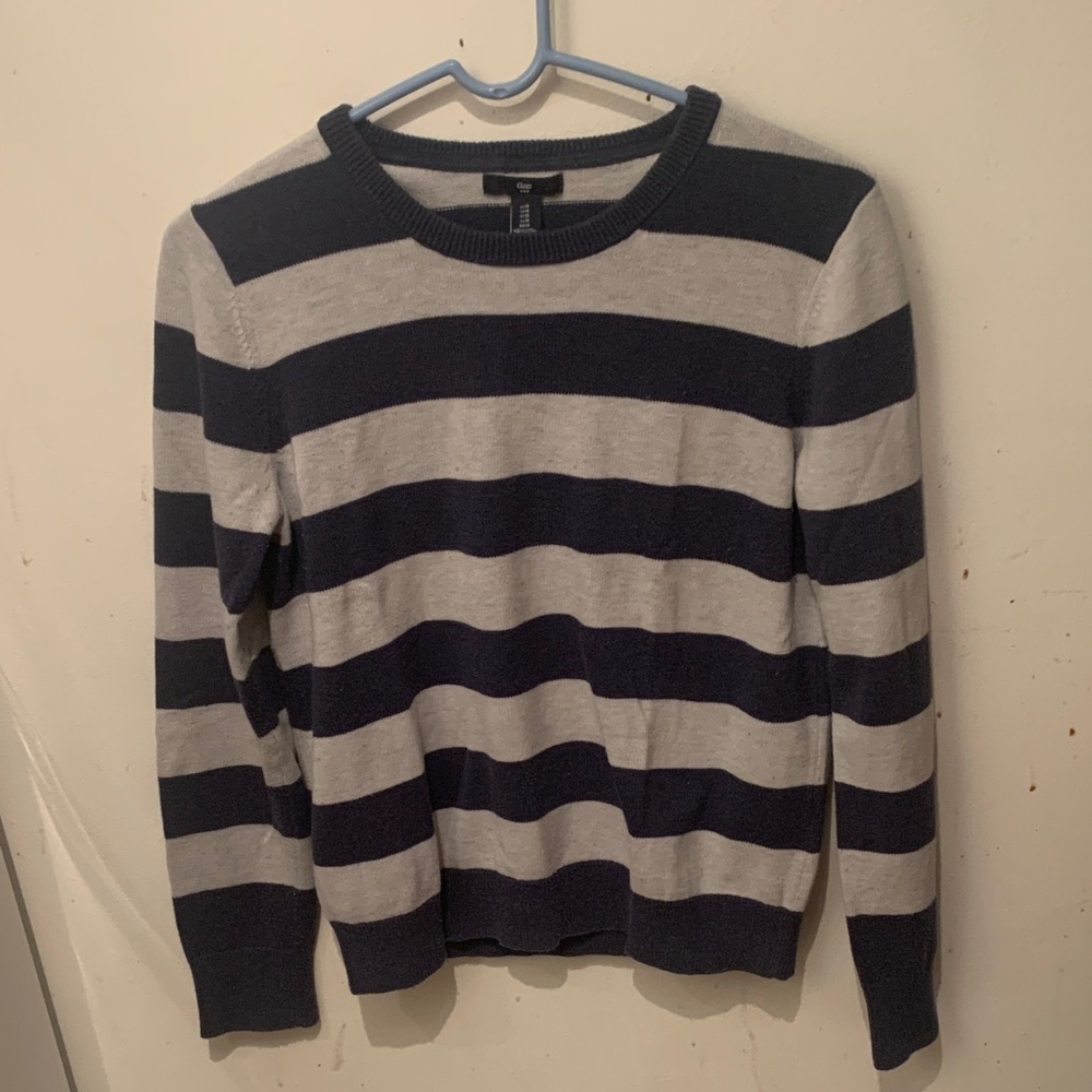 Sharp GAP Navy and Gray Striped Crewneck Sweater SZ M